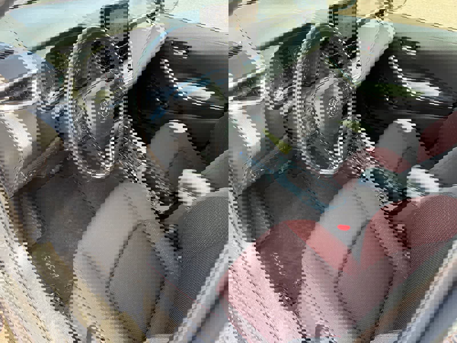 Used 2024 Toyota Corolla SE FWD image 15