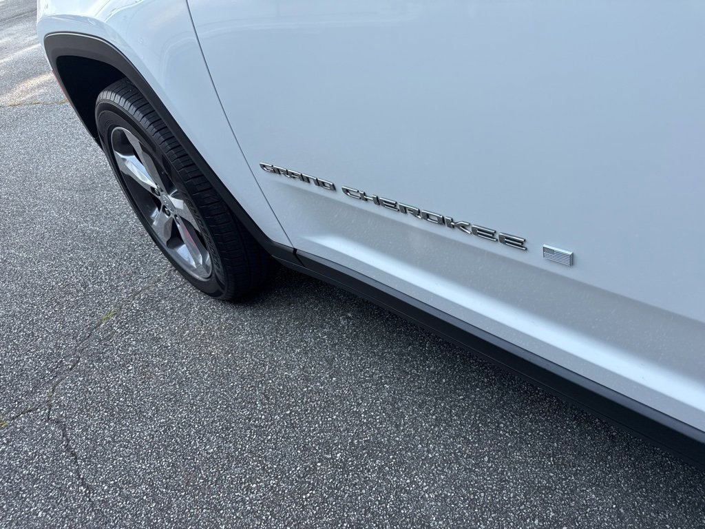 Used 2022 Jeep Grand Cherokee L Limited image 16