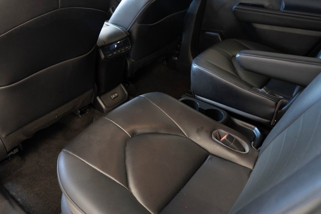 Used 2023 Toyota Highlander XLE image 18