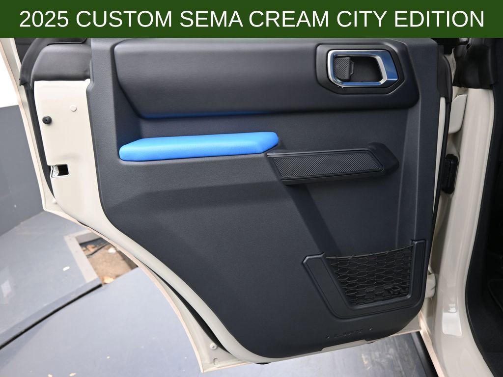 New 2025 Ford Bronco Badlands image 28