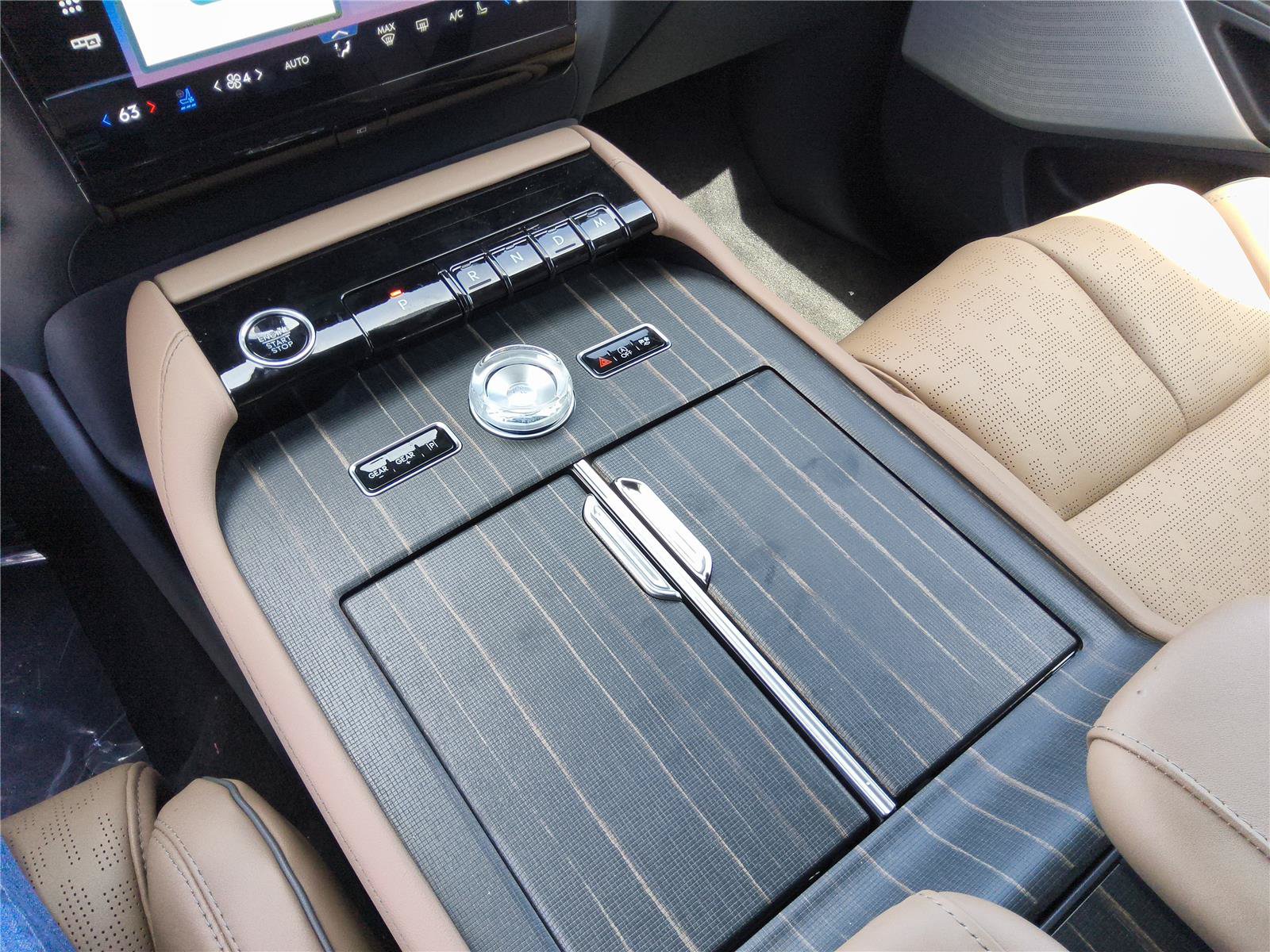 New 2027 Lincoln Navigator Black Label AWD/4WD image 14