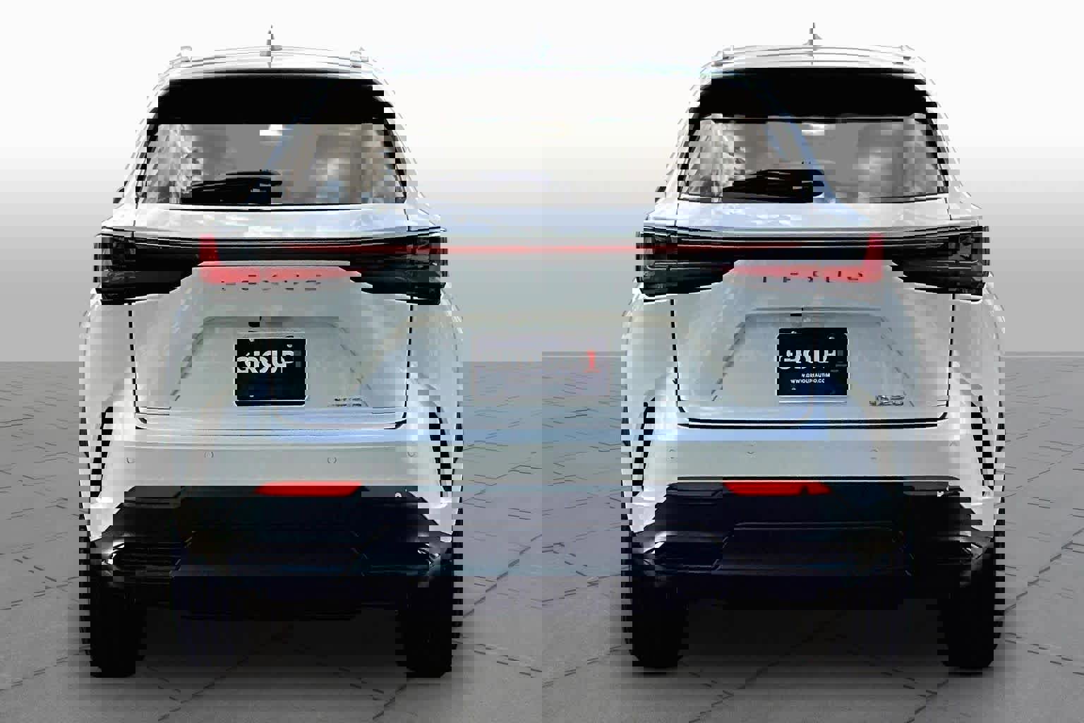 Used 2025 Lexus NX 250 FWD w/ Towing Package (2000 Lbs) image 5