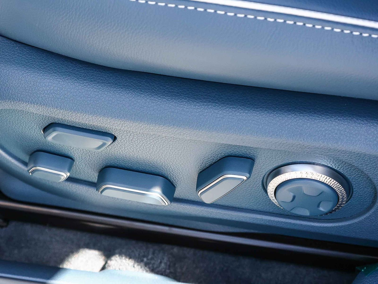 New 2026 Genesis GV60 Advance AWD/4WD image 23