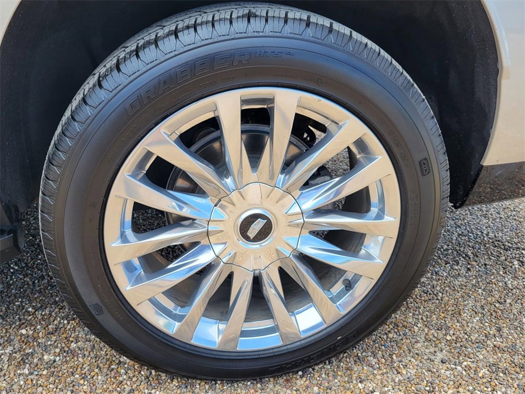 Used 2023 Cadillac Escalade Premium Luxury image 32