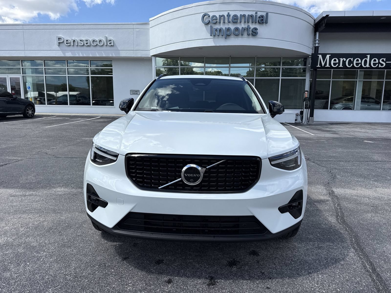 New 2026 Volvo XC40 B5 Ultra w/ Protection Package Premier AWD/4WD image 8