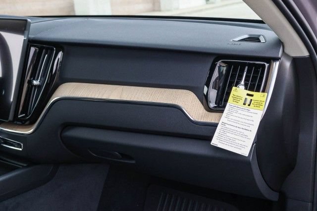 Used 2026 Volvo XC60 B5 Plus w/ Climate Package PRO AWD/4WD image 20