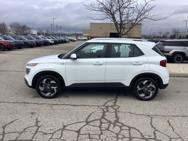 Certified 2026 Hyundai Venue SEL image 9