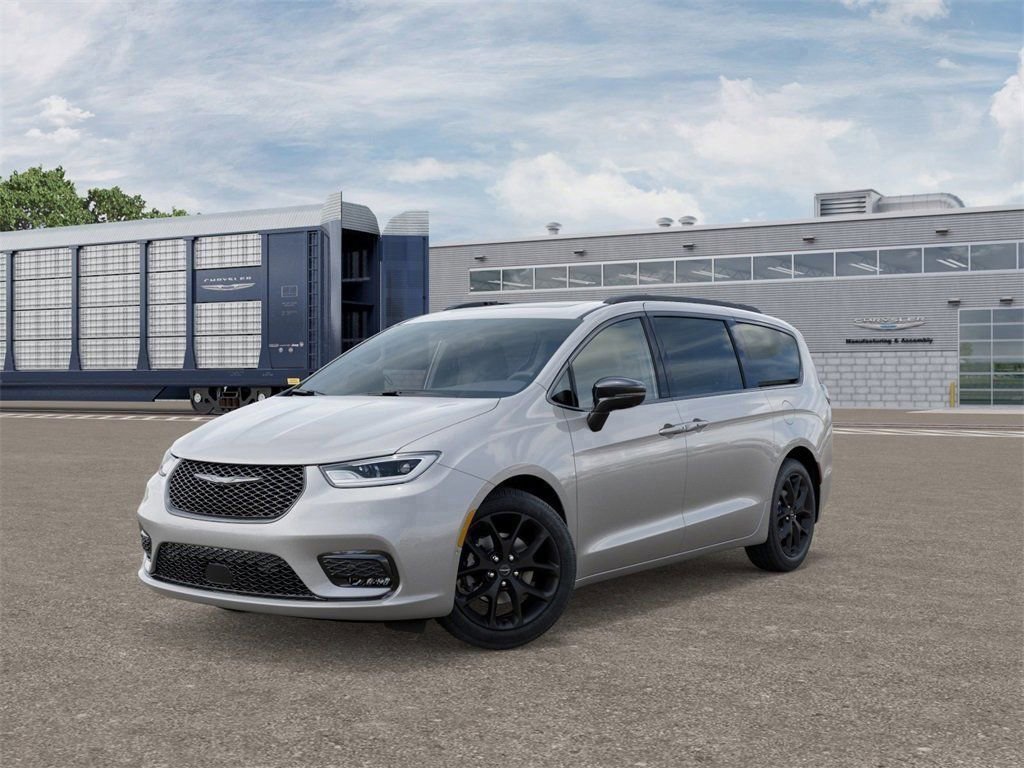 New 2026 Chrysler Pacifica Limited image 1