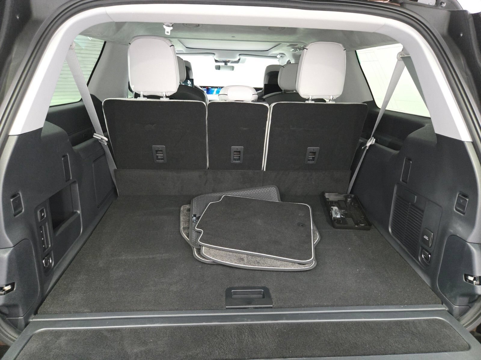 New 2026 Lincoln Navigator L Black Label w/ Black Label Special Edition AWD/4WD image 18