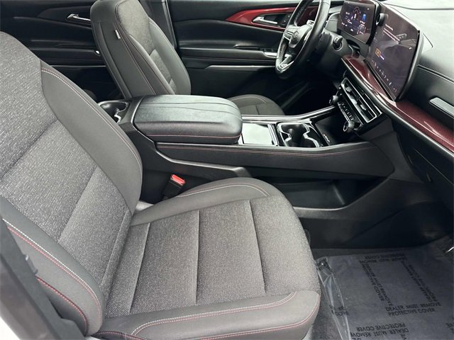 Used 2024 Chevrolet Traverse Z71 image 26