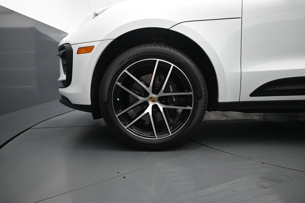 New 2026 Porsche Macan AWD/4WD image 9
