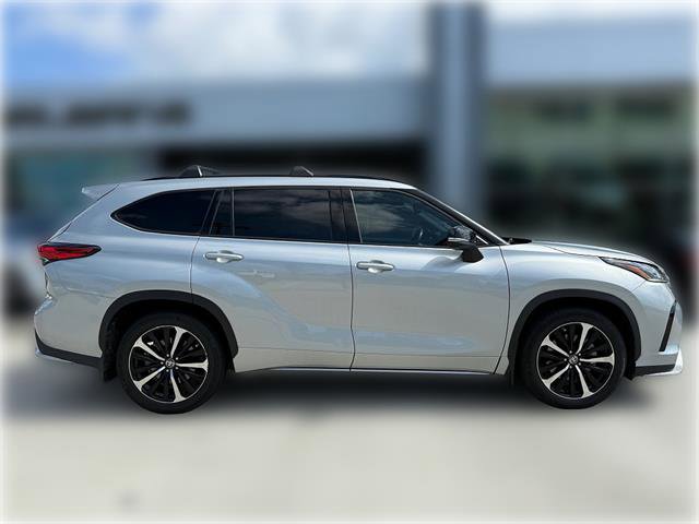 Used 2021 Toyota Highlander XSE FWD image 8