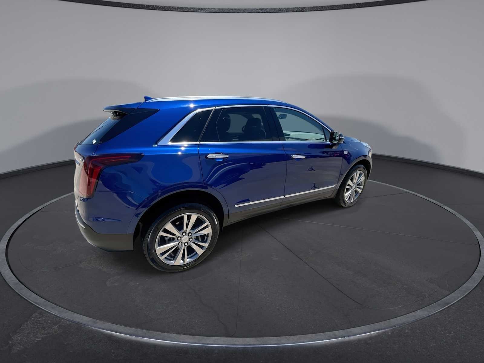 Certified 2025 Cadillac XT5 Premium Luxury AWD/4WD image 8