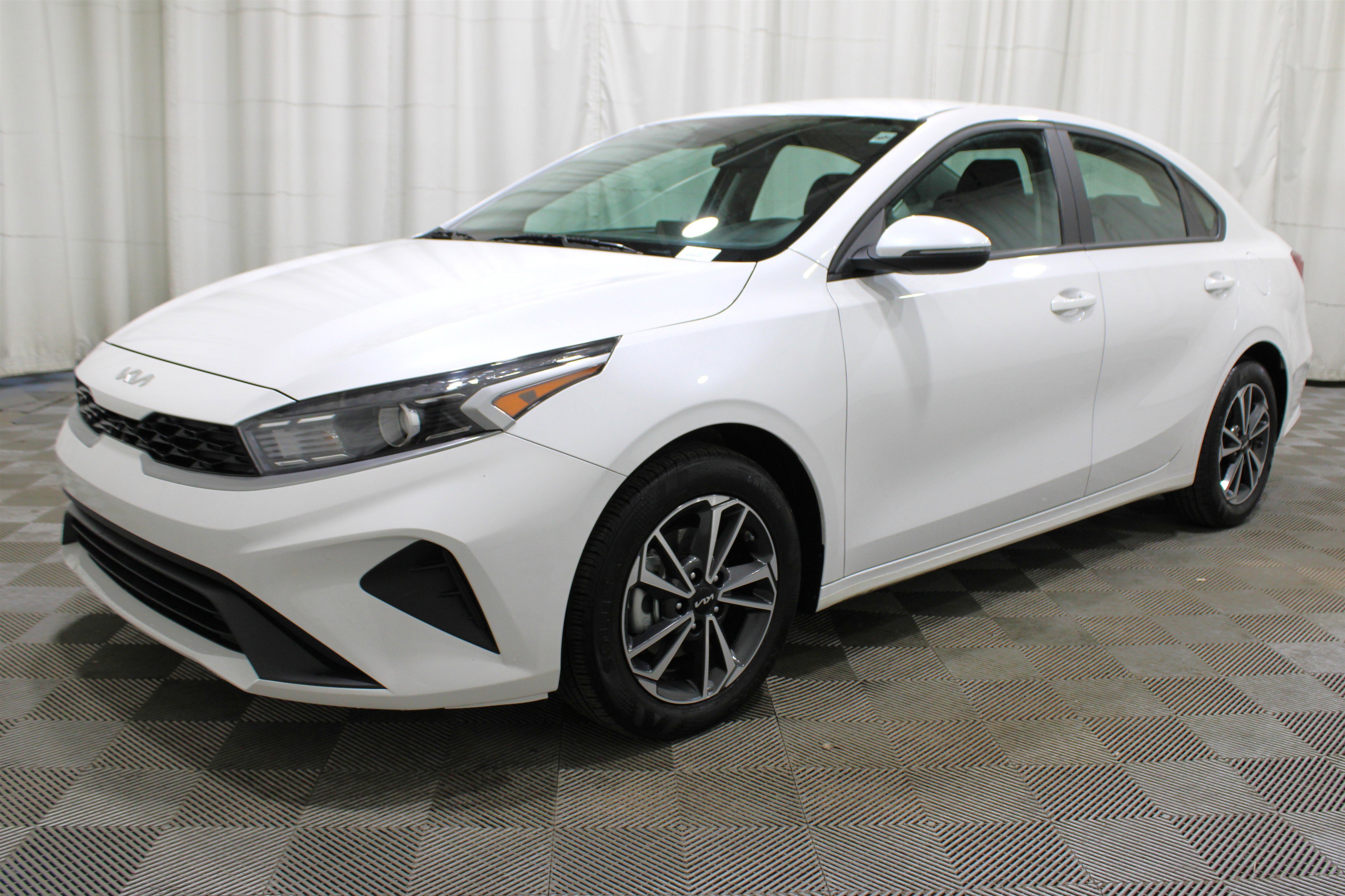Used 2023 Kia Forte LXS w/ LXS Technology Package FWD image 31