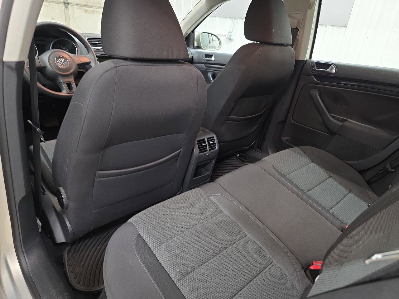 Used 2012 Volkswagen Jetta SE image 28