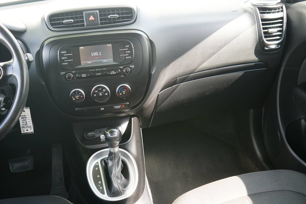 Used 2016 Kia Soul + FWD image 23