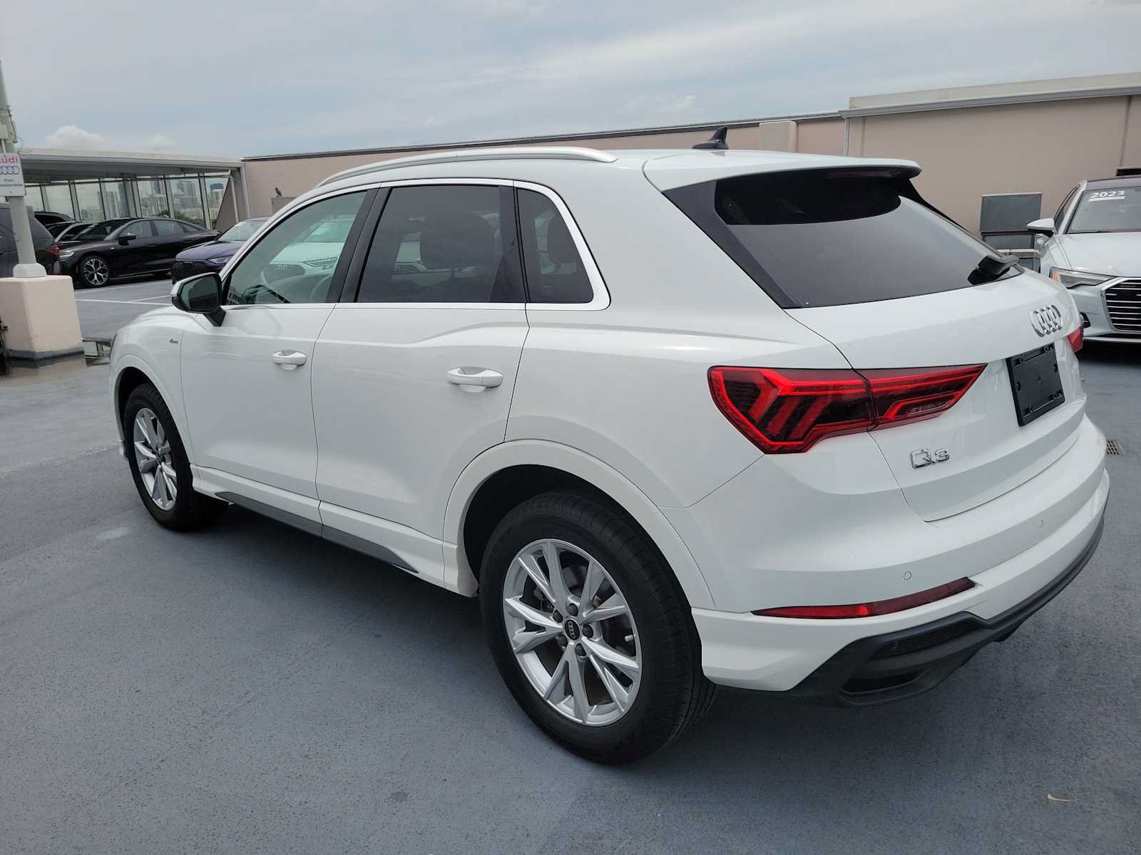 Certified 2023 Audi Q3 2.0T Premium w/ Convenience Package AWD/4WD image 4
