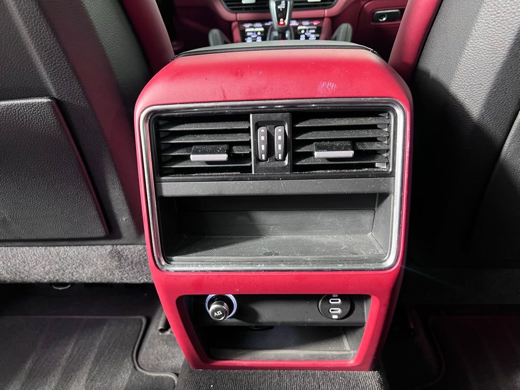 Certified 2023 Porsche Cayenne AWD/4WD image 27