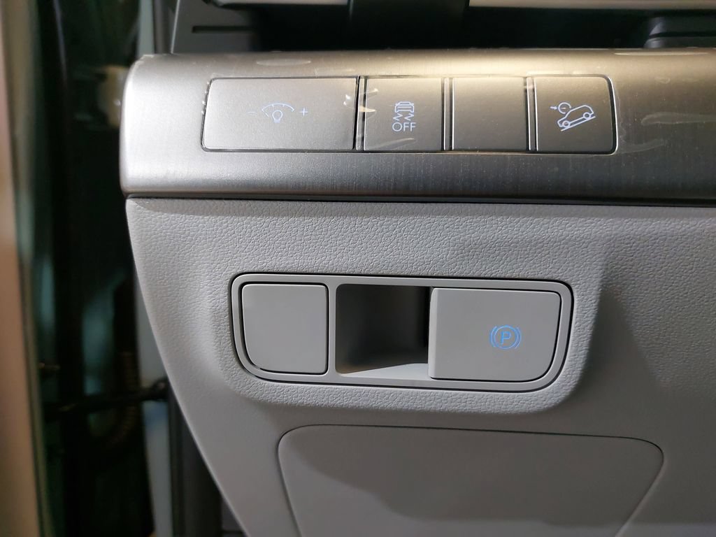 Certified 2025 Hyundai Kona SEL FWD image 25