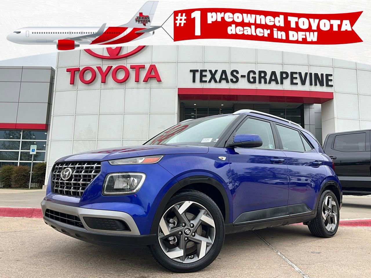 Used 2025 Hyundai Venue SEL image 1