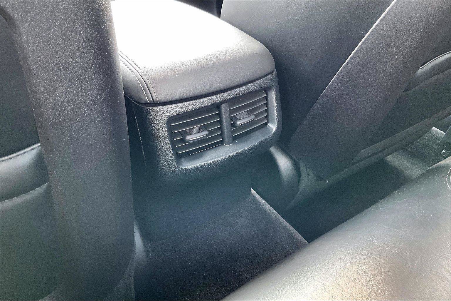 Used 2015 Dodge Challenger R/T Plus RWD image 29