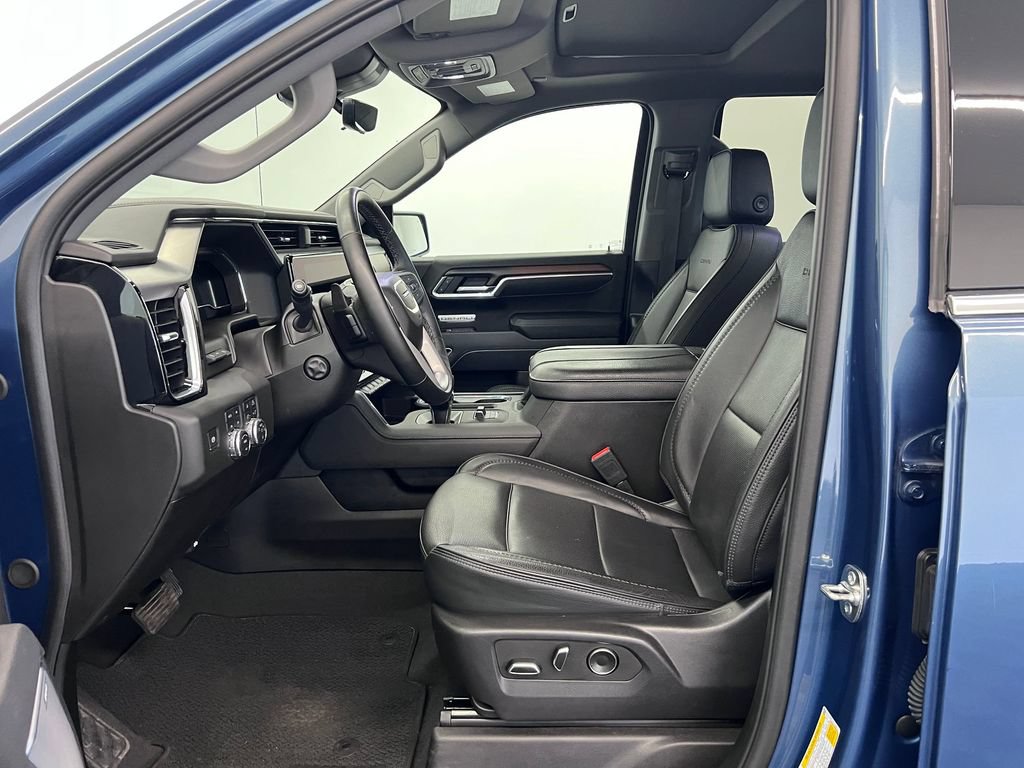 Used 2025 GMC Sierra 1500 Denali w/ Technology Package AWD/4WD image 5