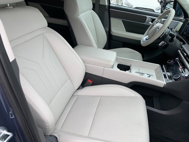 Certified 2025 Hyundai Santa Fe SEL w/ Tow & Go Package image 10