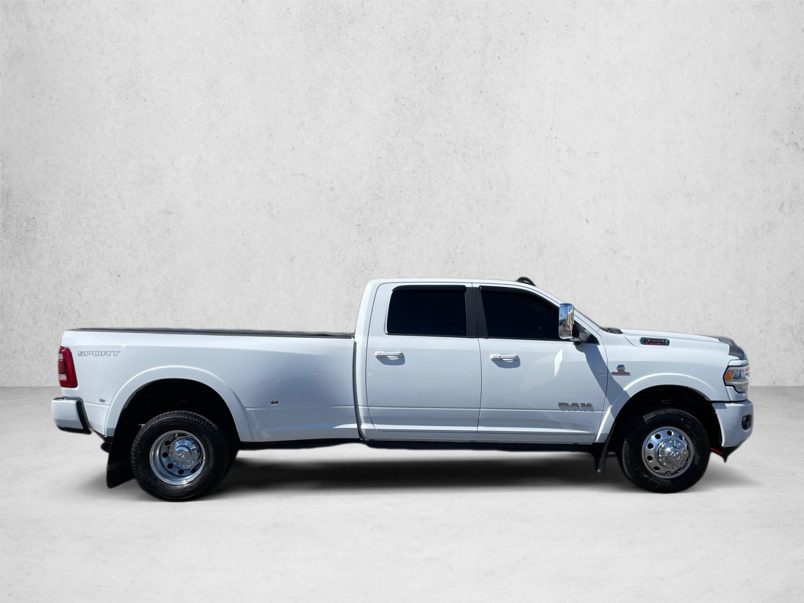 Used 2020 RAM 3500 Laramie AWD/4WD image 4