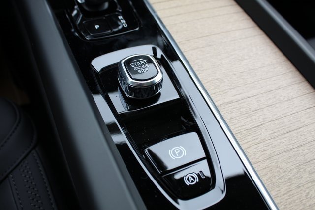 New 2026 Volvo XC60 B5 Plus w/ Protection Package Premier image 30