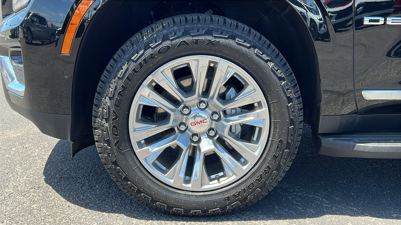 Certified 2025 GMC Yukon XL Denali AWD/4WD image 10