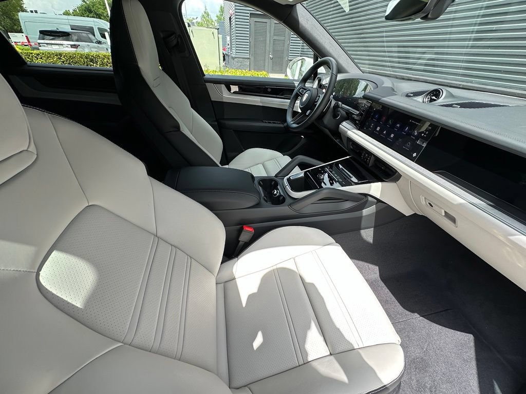 Used 2026 Porsche Cayenne S AWD/4WD image 45