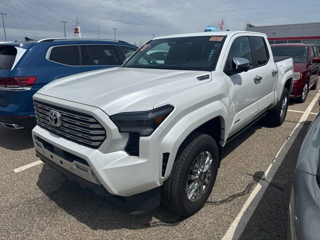 Used 2025 Toyota Tacoma Limited AWD/4WD image 9