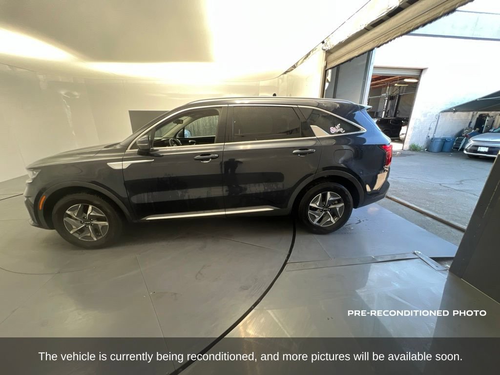 Used 2022 Kia Sorento S FWD image 2