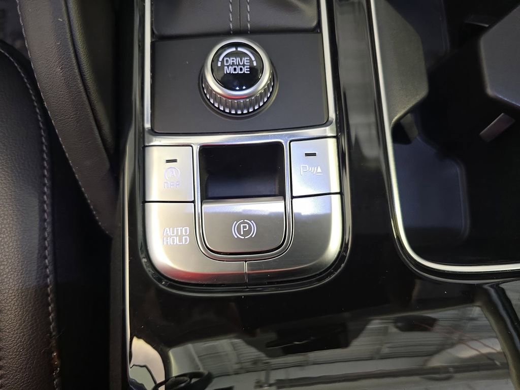 Used 2024 Kia Telluride EX w/ EX Captain's Chair Package image 27