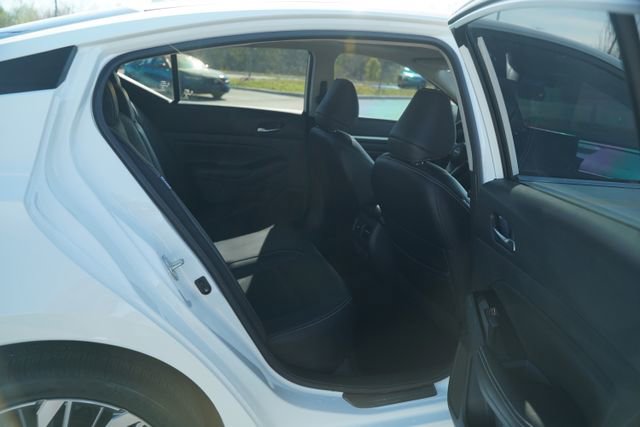 Used 2023 Nissan Altima 2.5 SL AWD/4WD image 23