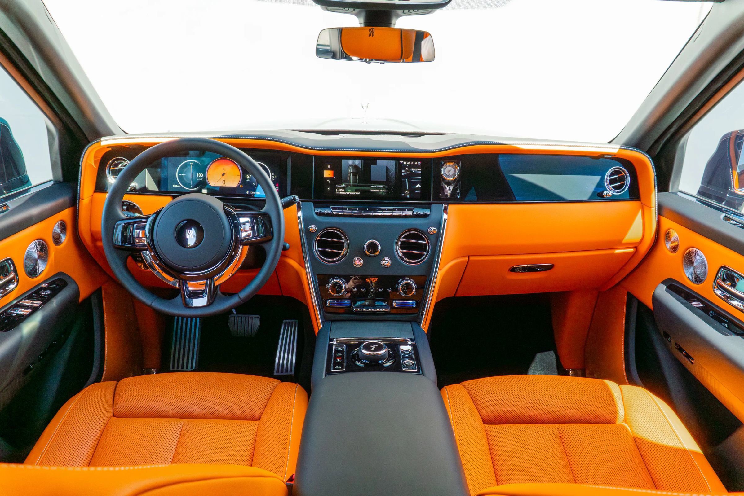 Used 2025 Rolls-Royce Cullinan image 14