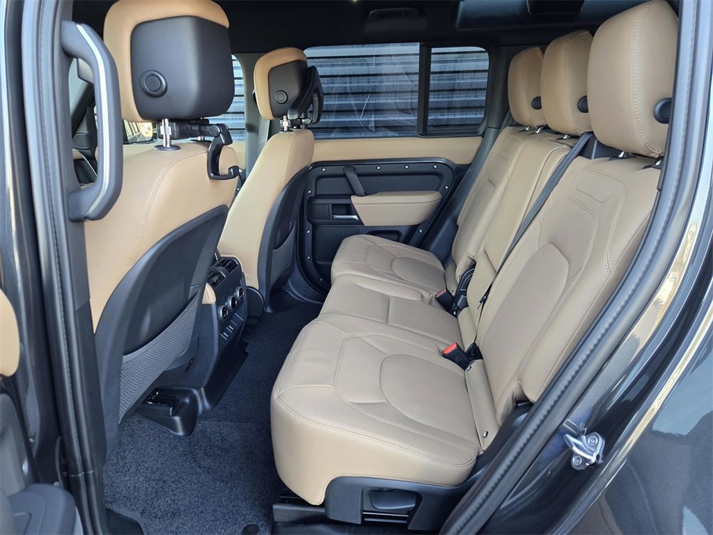 New 2026 Land Rover Defender 110 X-Dynamic SE image 7