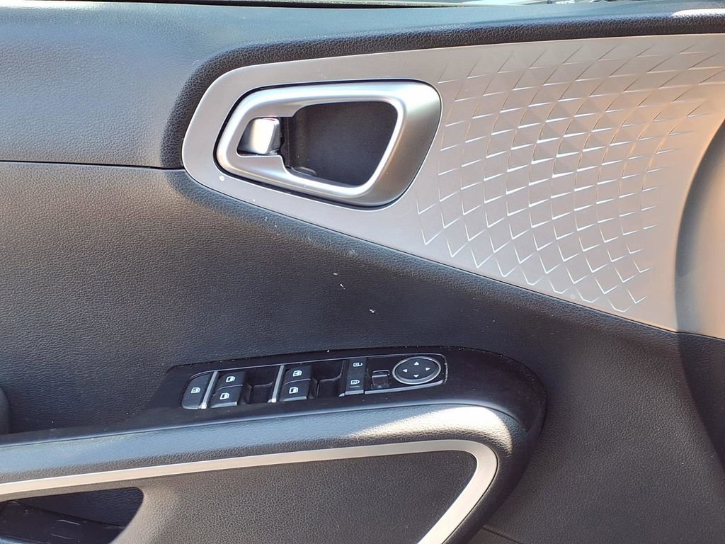 Used 2022 Kia Soul LX w/ Technology Package FWD image 18