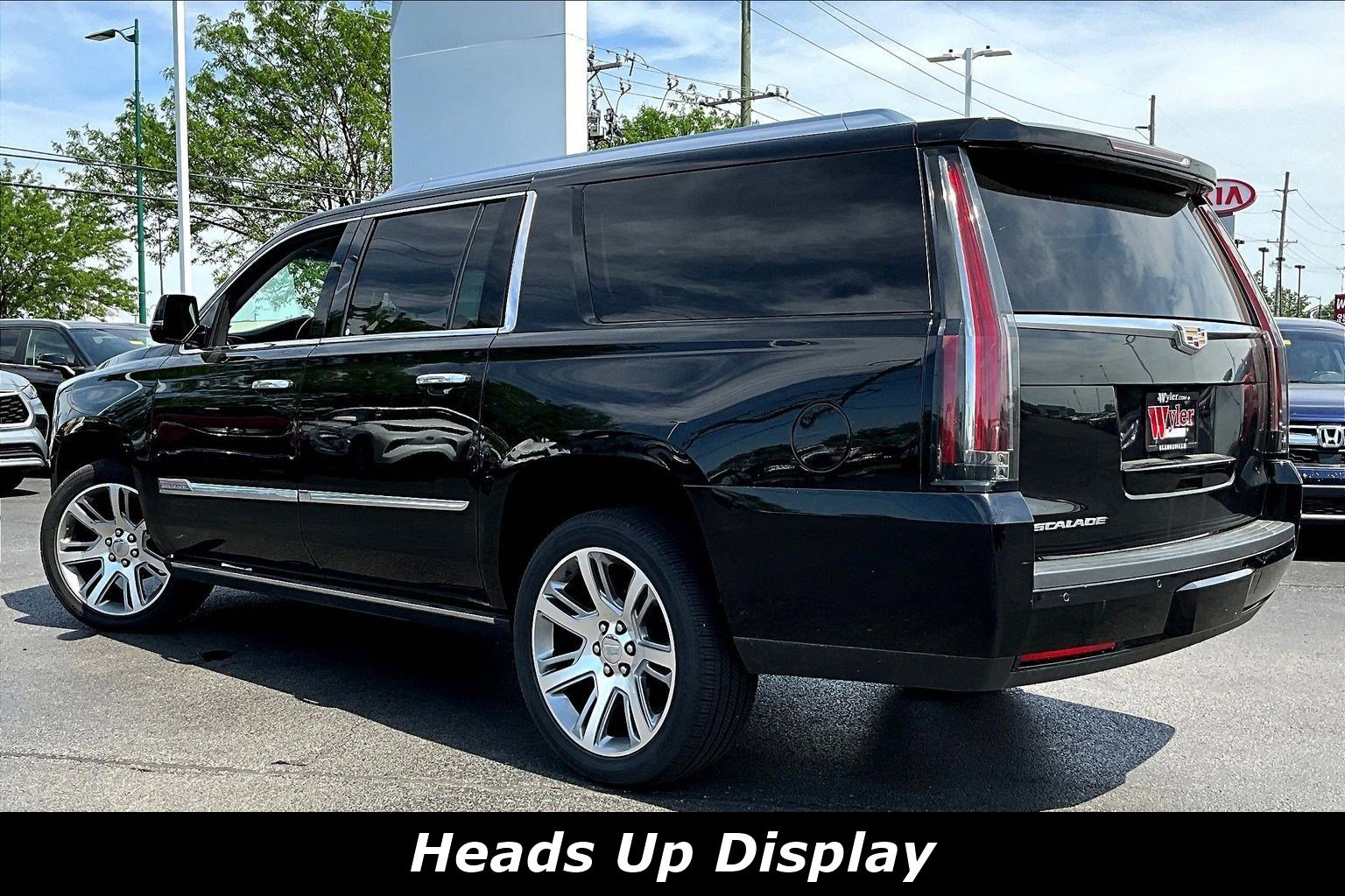 Used 2016 Cadillac Escalade ESV Premium AWD/4WD image 3