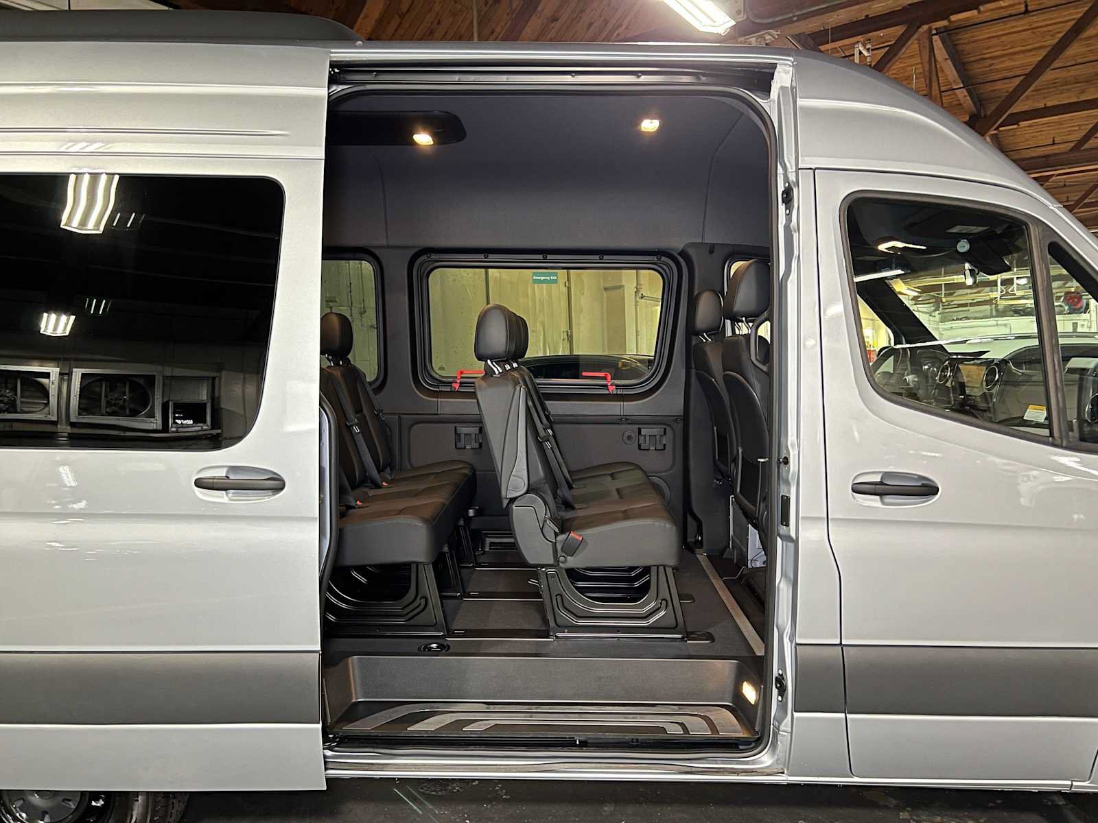 Used 2025 Mercedes-Benz Sprinter 2500 image 13