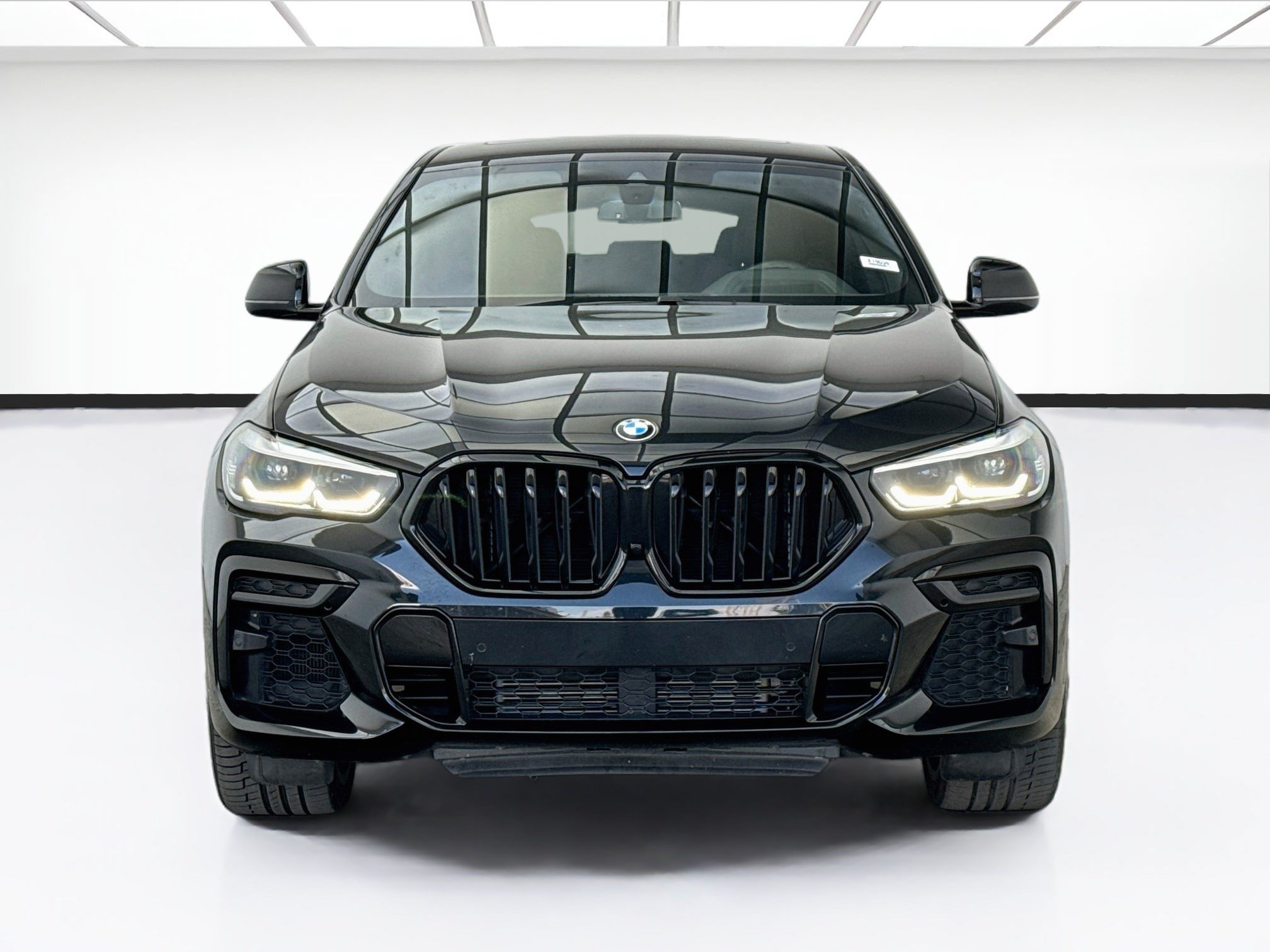 Used 2022 BMW X6 xDrive40i w/ M Sport Package AWD/4WD image 2