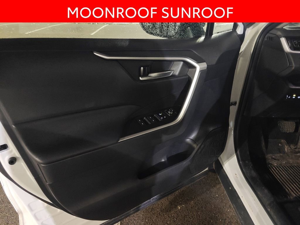 Used 2023 Toyota RAV4 XLE image 5