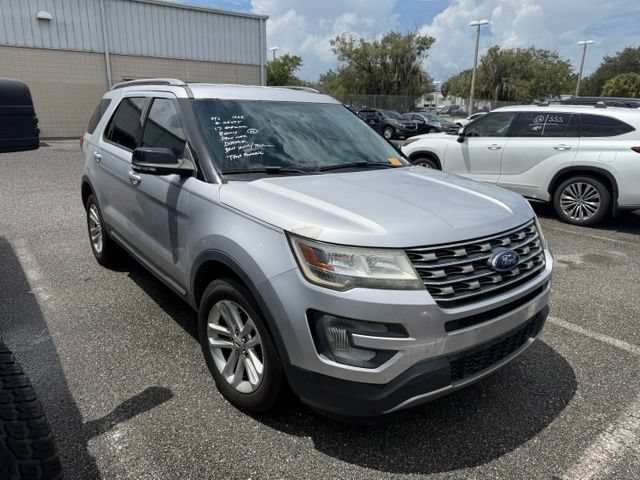 Used 2017 Ford Explorer XLT w/ Equipment Group 201A FWD image 7