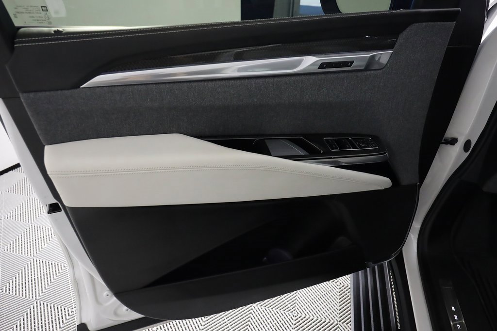 Used 2025 Cadillac Escalade V image 18