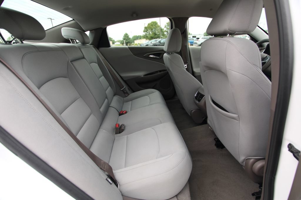 Used 2024 Chevrolet Malibu LT FWD image 9