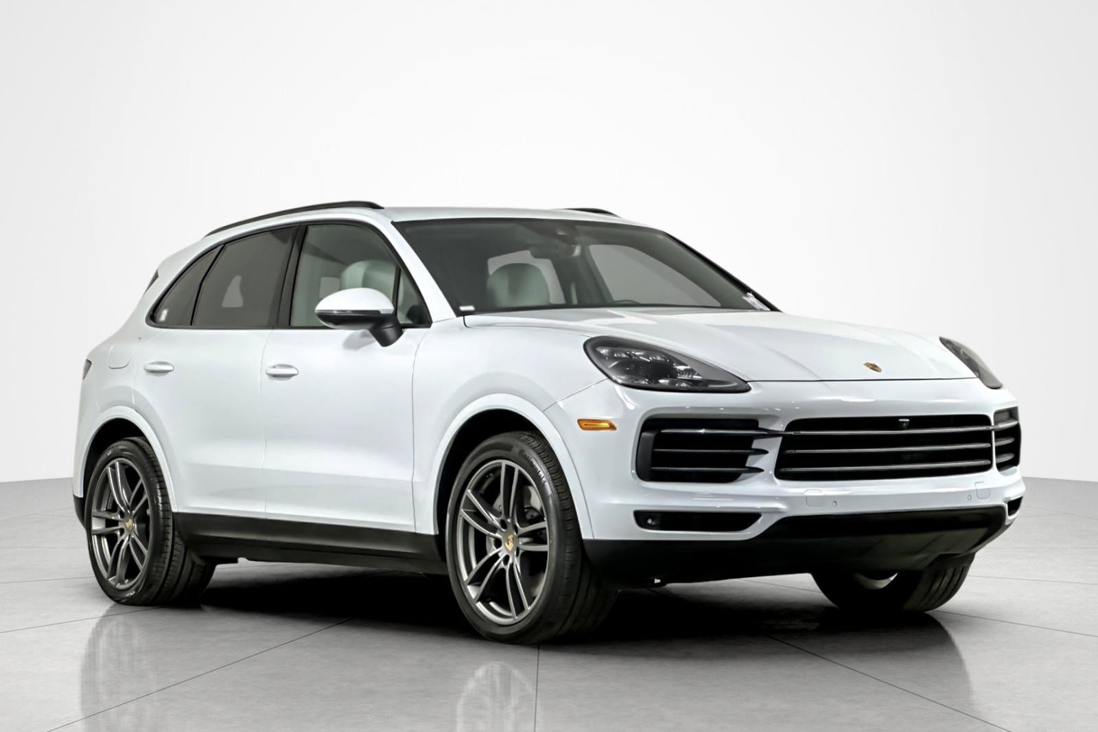Used 2023 Porsche Cayenne S Platinum w/ Premium Package Plus image 7