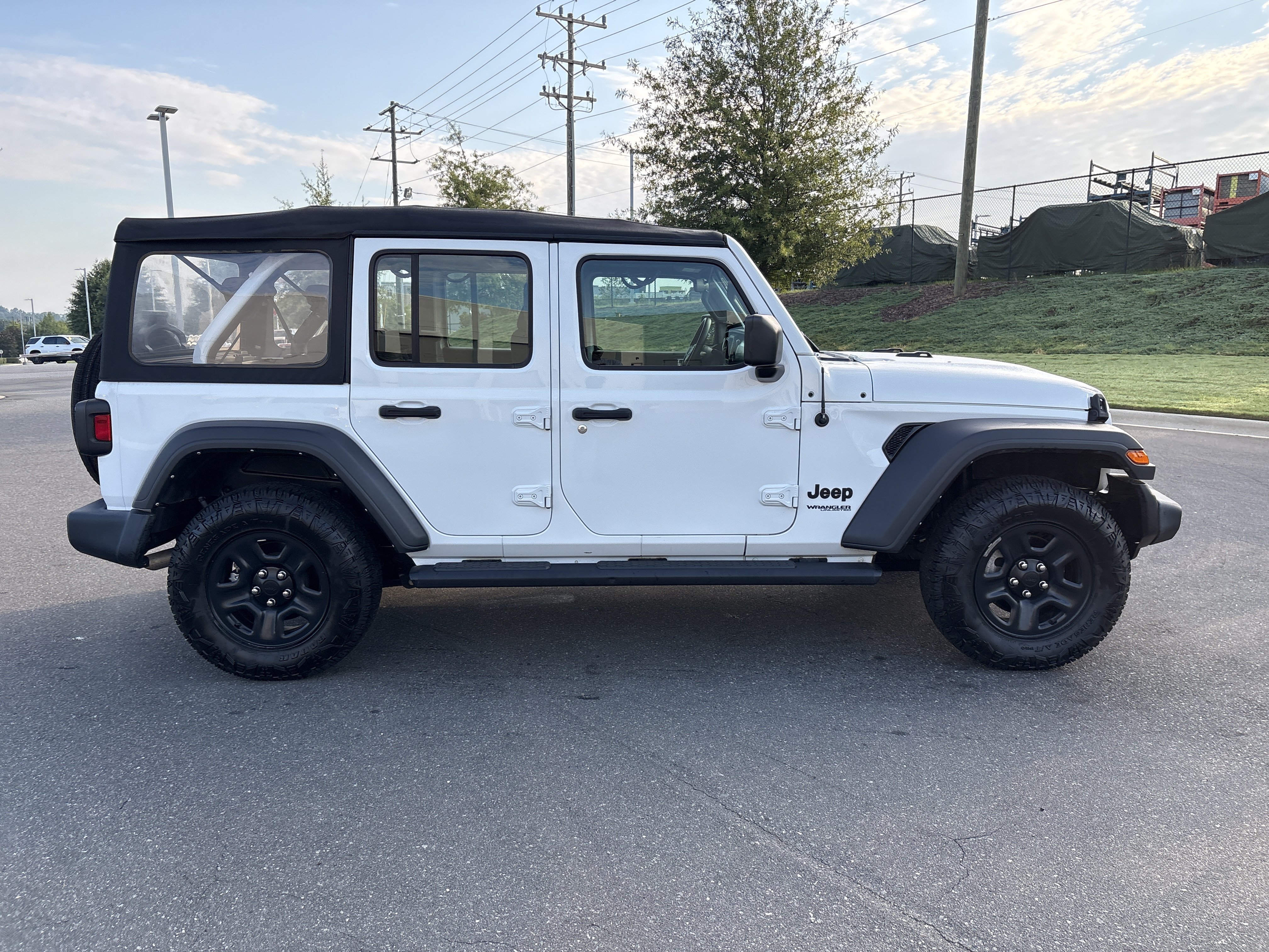 Used 2022 Jeep Wrangler Unlimited Sport AWD/4WD image 10