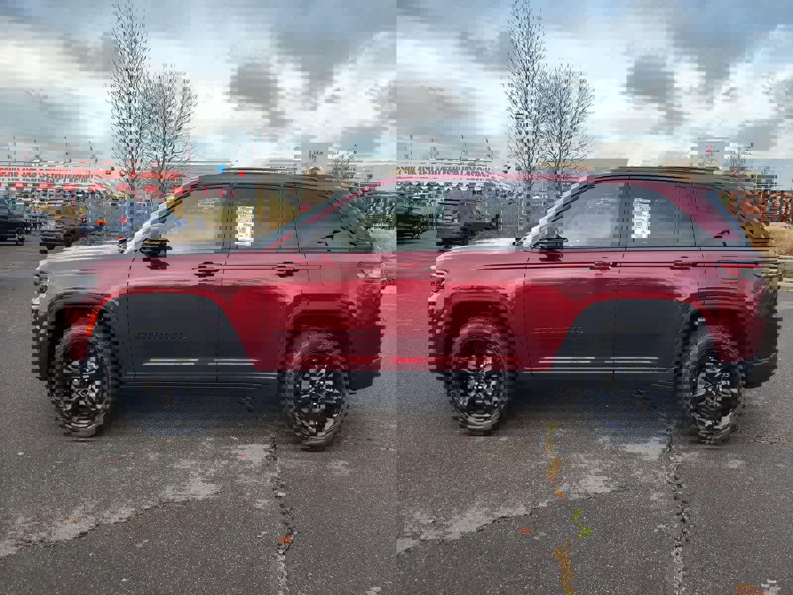 New 2025 Jeep Grand Cherokee Altitude image 11