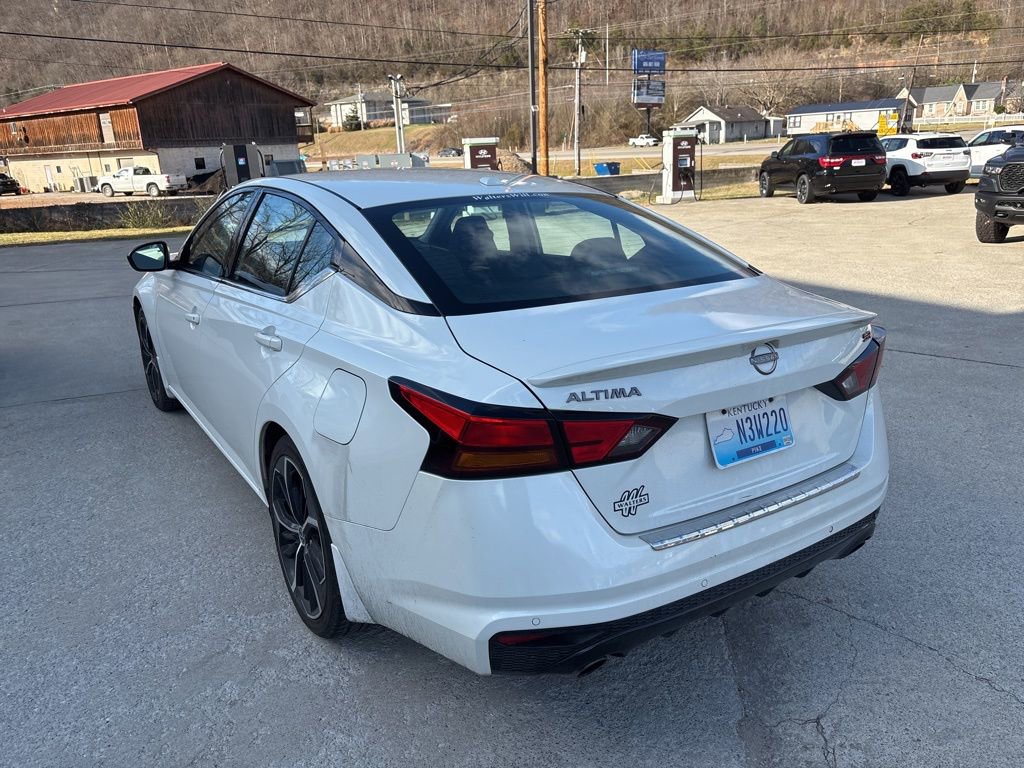 Used 2023 Nissan Altima 2.5 SR w/ SR Premium Package image 7