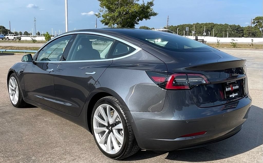 Used 2018 Tesla Model 3 Long Range RWD image 3